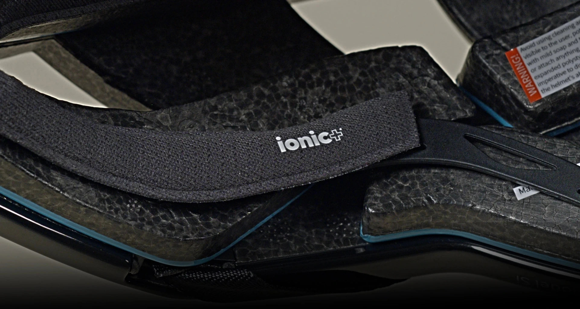 Close-up shot of the ionic+ padding on the inside of the PIKIO Si helmet