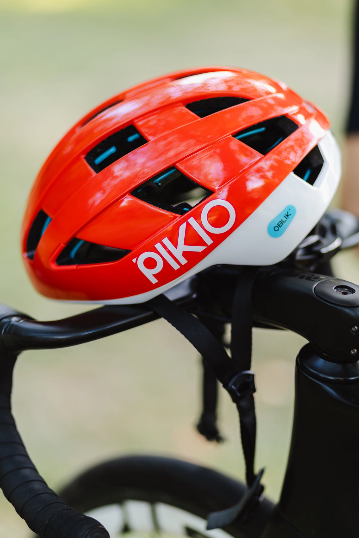 PIKIO Si OBLIK  (Pre-order)