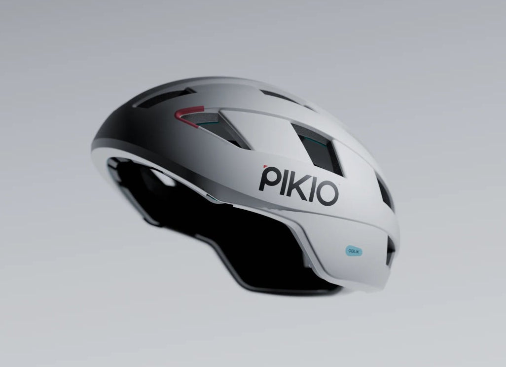 White PIKIO Si Helmet rendering on a light gray background